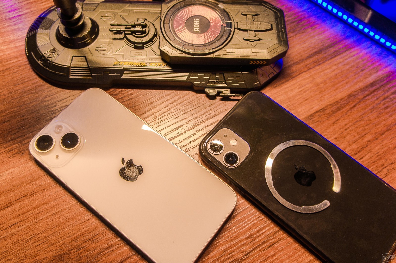 充电器了！Aohi科幻主题三合一磁吸无线充电器测评！pg模拟器试玩618好物嗨购