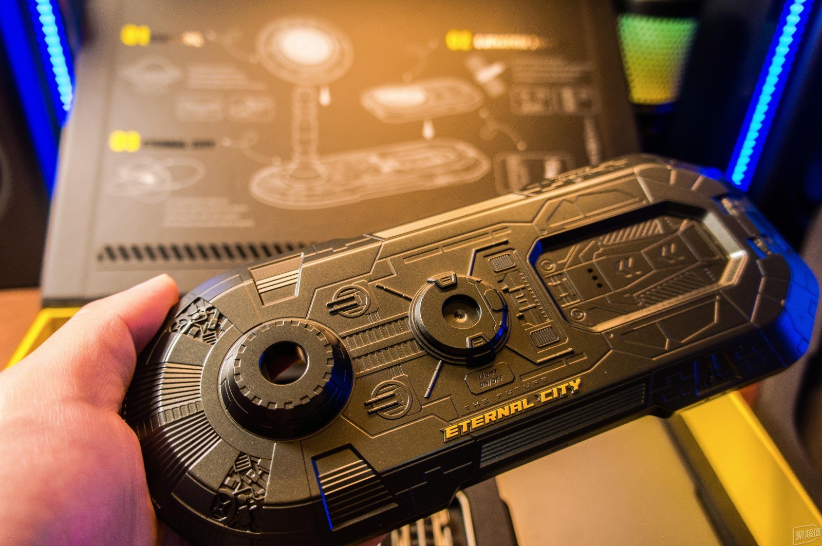 充电器了!Aohi科幻主题三合一磁吸无线充电器测评!pg模拟器试玩618好物嗨购节成年人要学会自己组装(图4) 充电器了!Aohi科幻主题三合一磁吸无线充电器测评!pg模拟器试玩618好物嗨购节成年人要学会自己组装(图4)