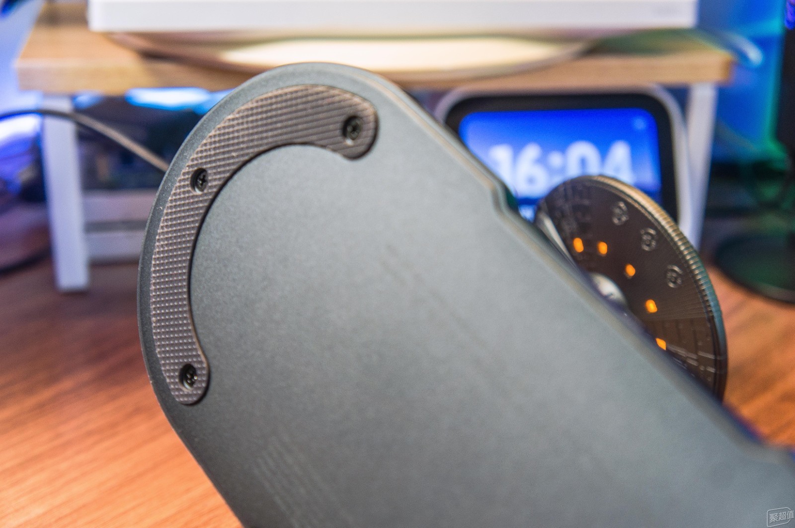 充电器了!Aohi科幻主题三合一磁吸无线充电器测评!pg模拟器试玩618好物嗨购节成年人要学会自己组装(图12) 充电器了!Aohi科幻主题三合一磁吸无线充电器测评!pg模拟器试玩618好物嗨购节成年人要学会自己组装(图12)